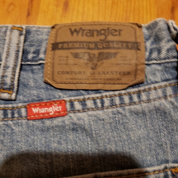 Wrangler Relaxed Fit Jeans Men's Size 36 x 30 - Picture 3 of 5